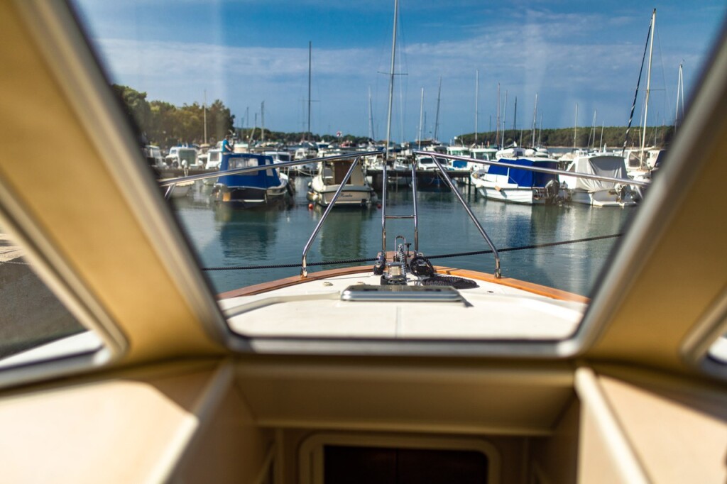 Adria Mare 38, Paola