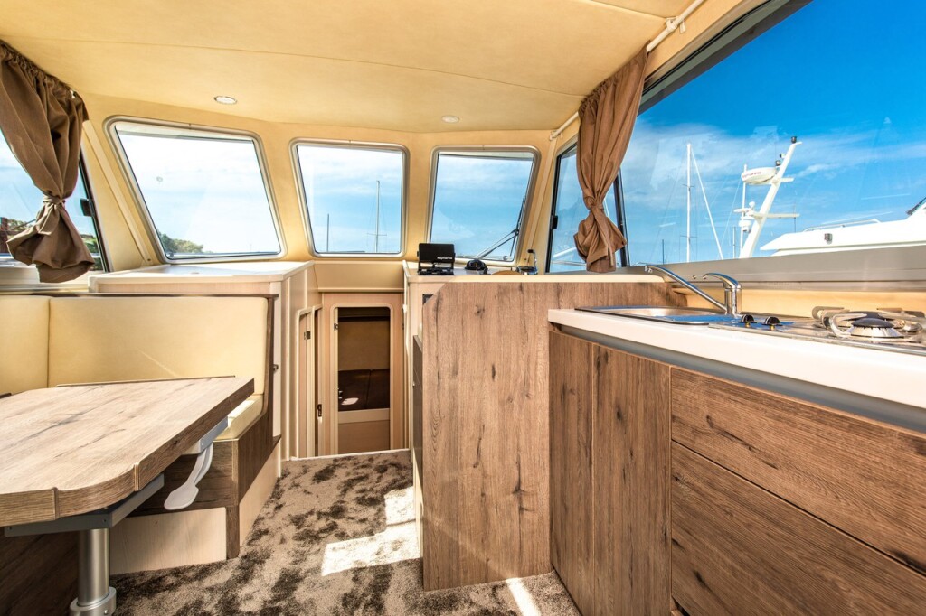 Adria Mare 38, Paola