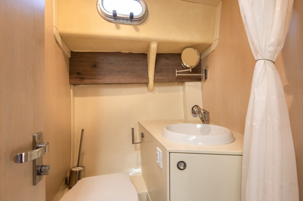 Adria Mare 38, Paola