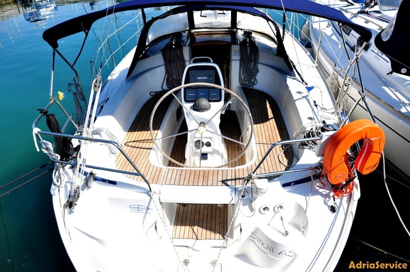 Bavaria 33 Cruiser, Small AS