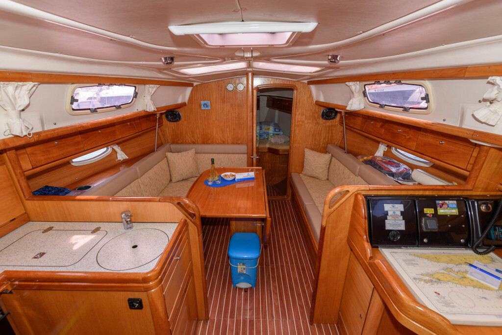 Bavaria 33 Cruiser, Dišpet