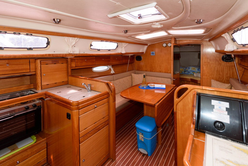 Bavaria 33 Cruiser, Dišpet