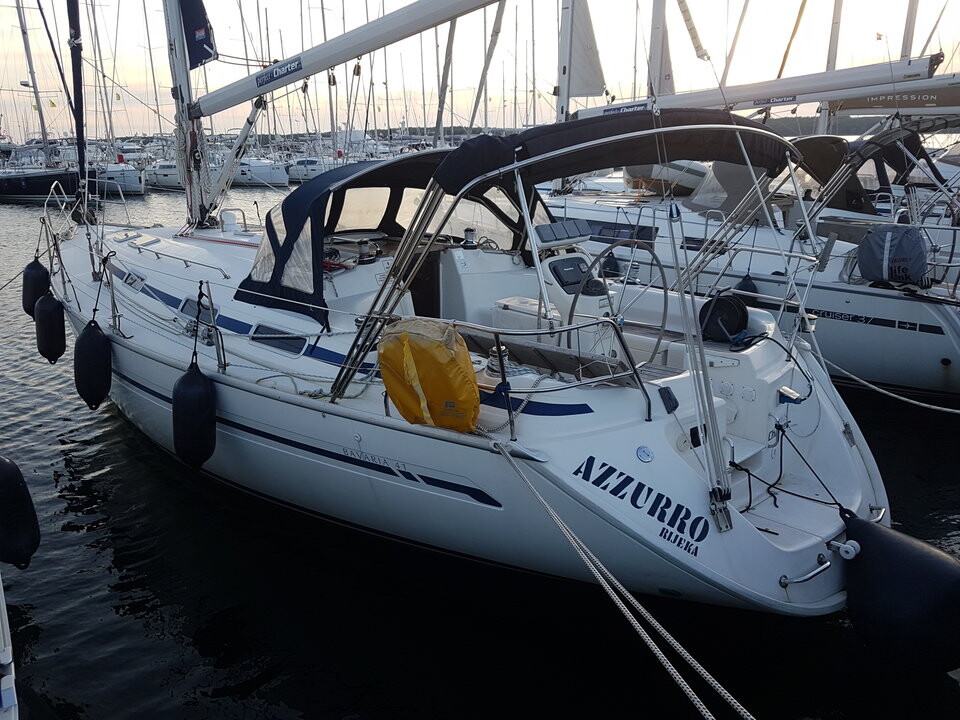 Bavaria 41, Azzurro