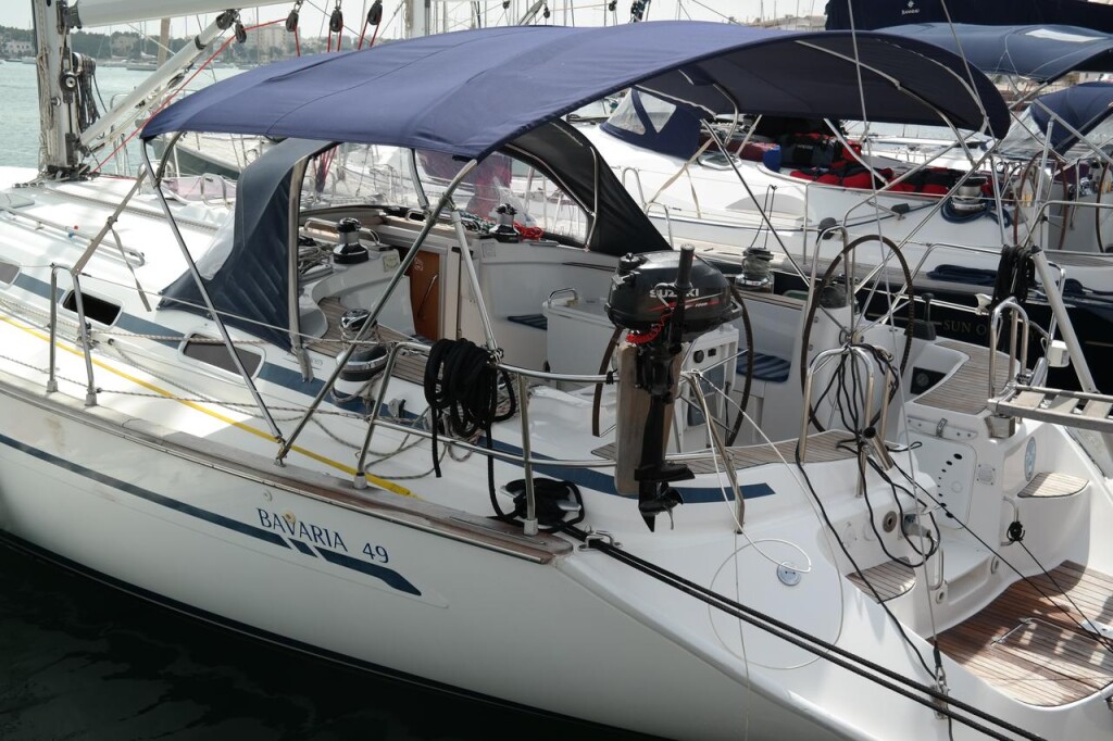 Bavaria 49, Monelli