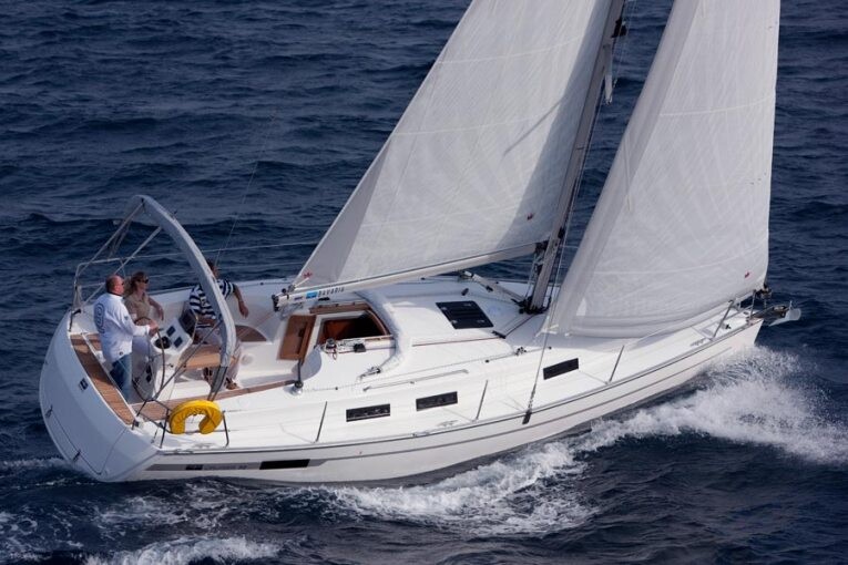 Bavaria Cruiser 32, Sax