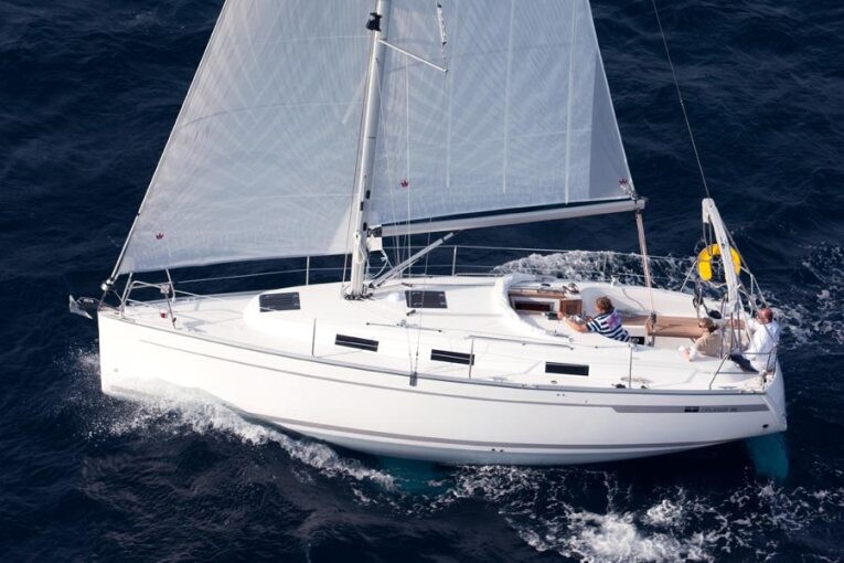 Bavaria Cruiser 32, Sax