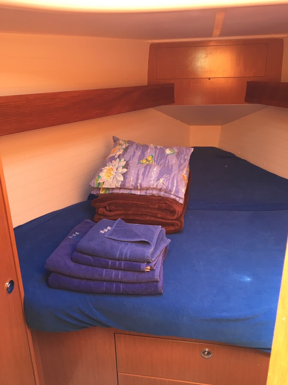 Bavaria Cruiser 32, Nici