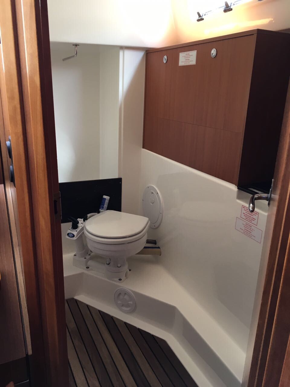 Bavaria Cruiser 32, Nici