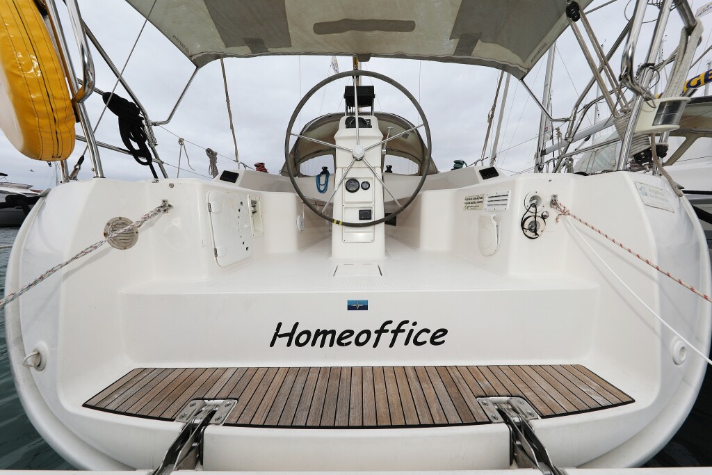 Bavaria Cruiser 33, Homeoffice