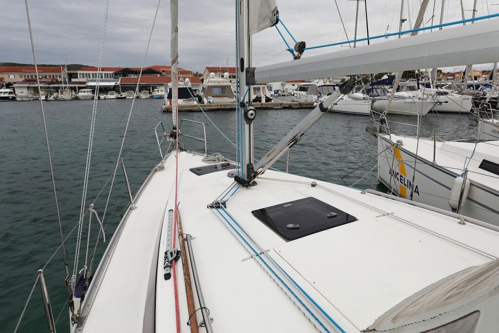 Bavaria Cruiser 33, Homeoffice