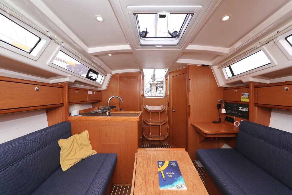 Bavaria Cruiser 33, Homeoffice