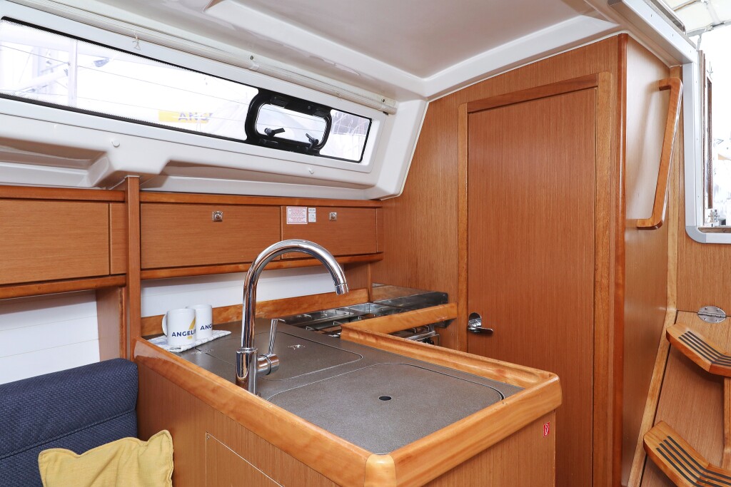 Bavaria Cruiser 33, Homeoffice