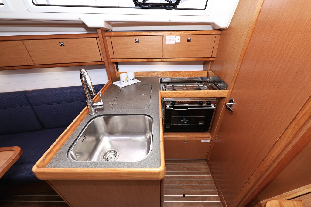 Bavaria Cruiser 33, Homeoffice