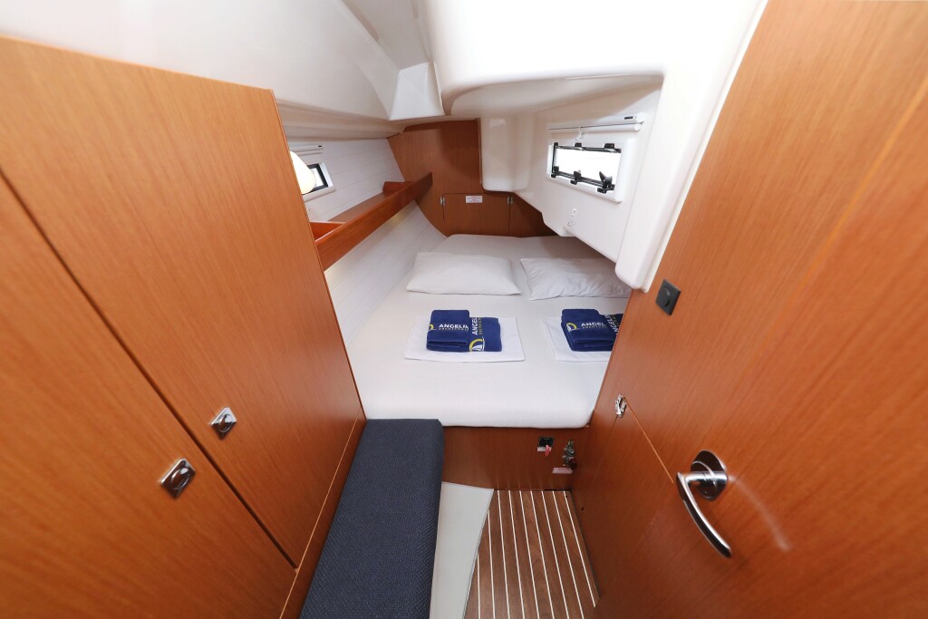 Bavaria Cruiser 33, Homeoffice