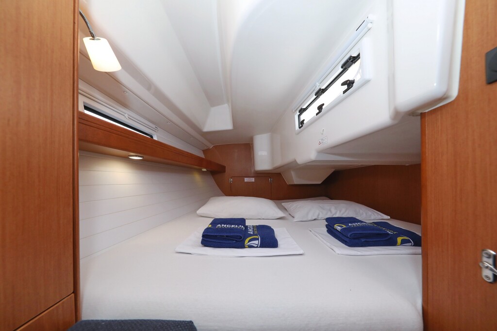 Bavaria Cruiser 33, Homeoffice