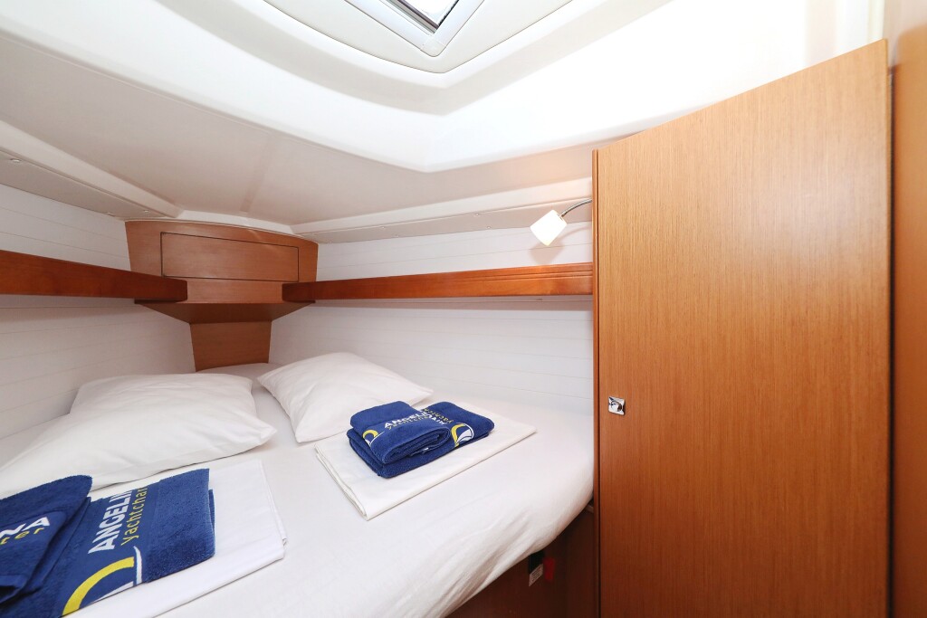 Bavaria Cruiser 33, Homeoffice