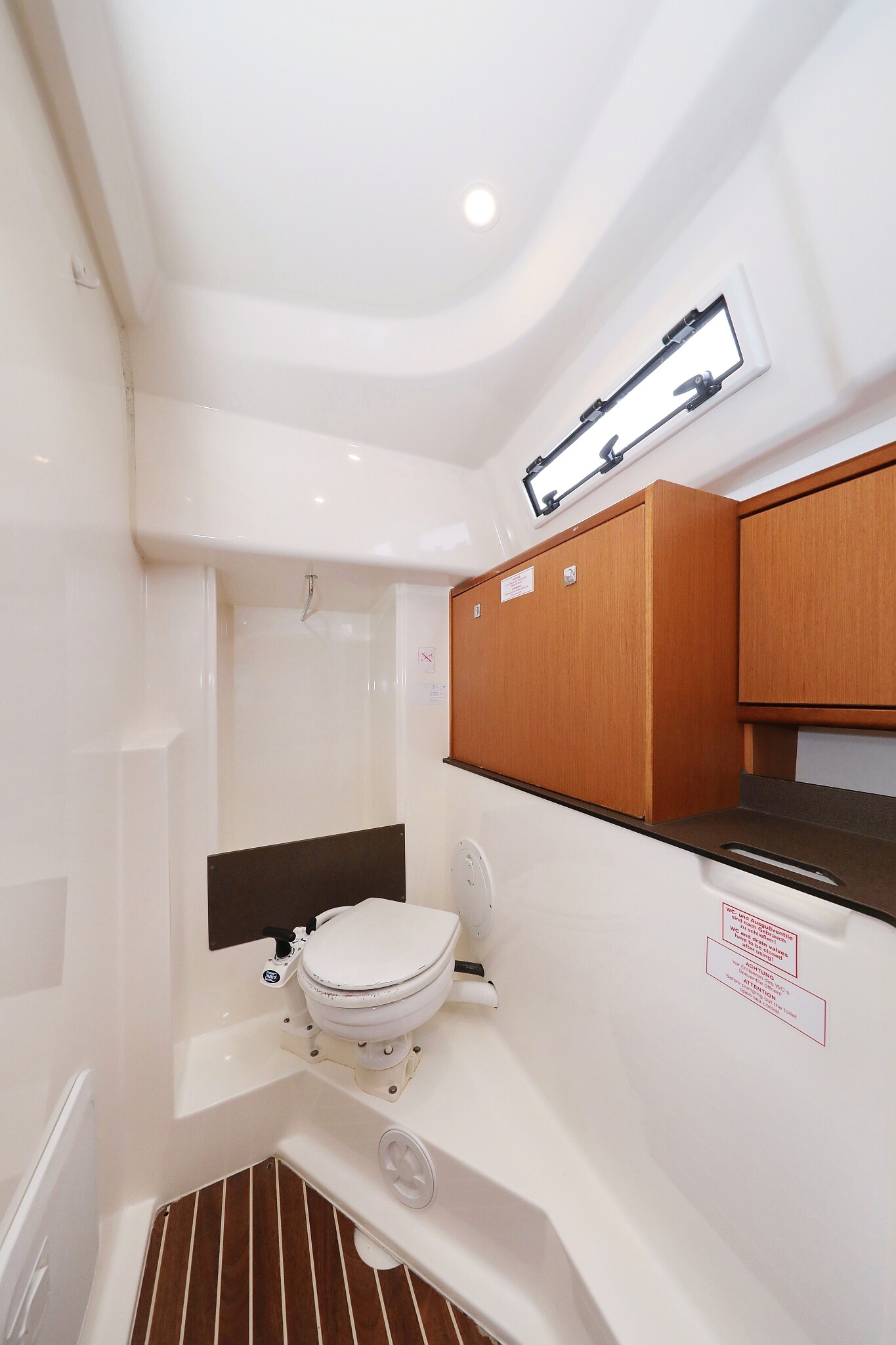 Bavaria Cruiser 33, Homeoffice