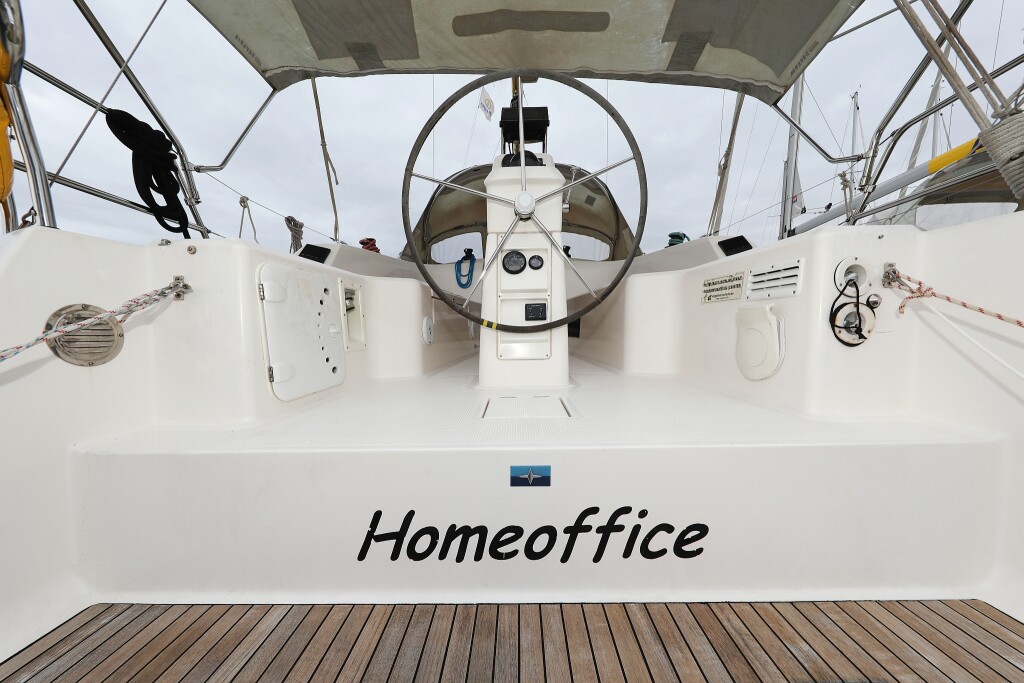 Bavaria Cruiser 33, Homeoffice