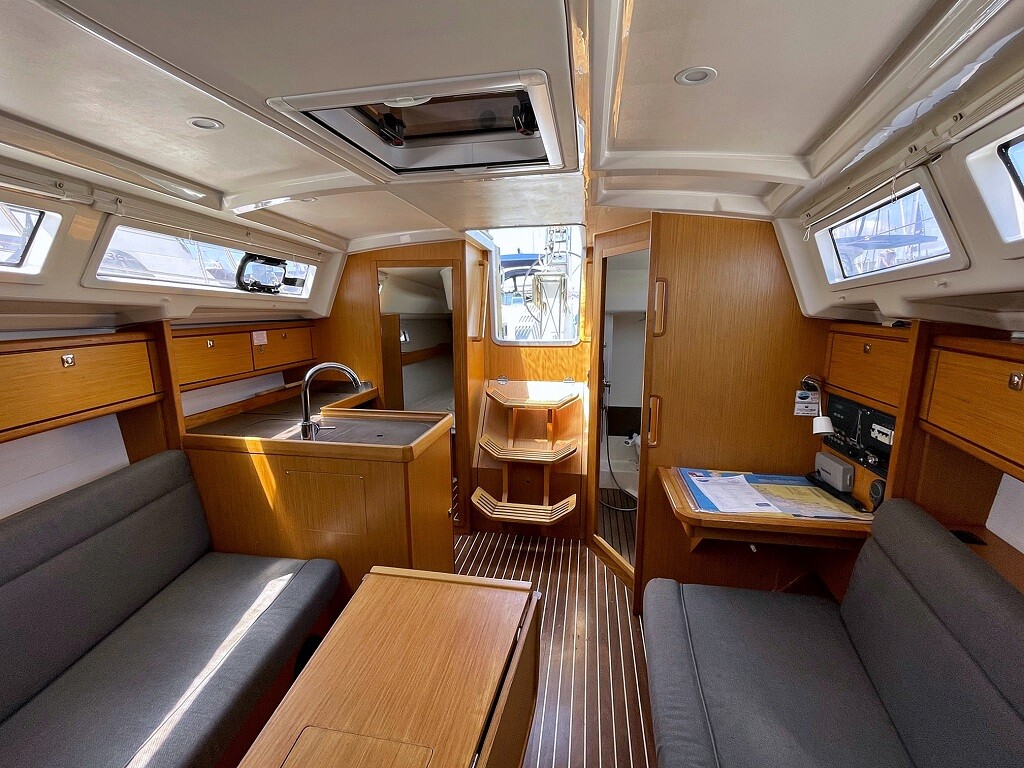 Bavaria Cruiser 33, Chiara