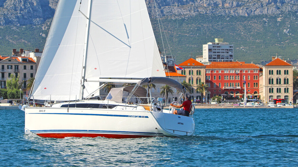 Bavaria Cruiser 34, Artina