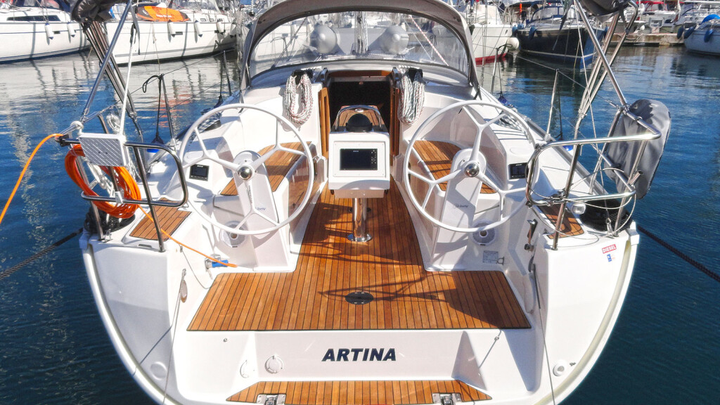 Bavaria Cruiser 34, Artina