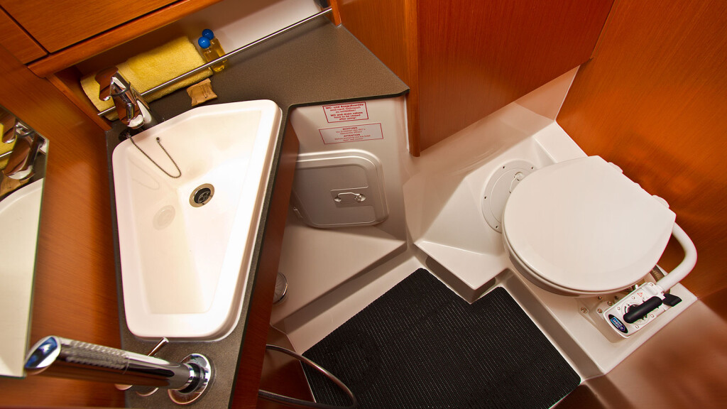 Bavaria Cruiser 34, Artina