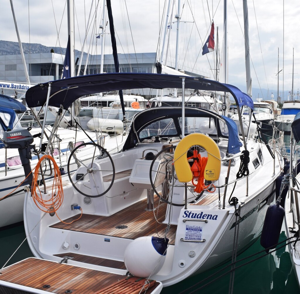 Bavaria Cruiser 34, Studena