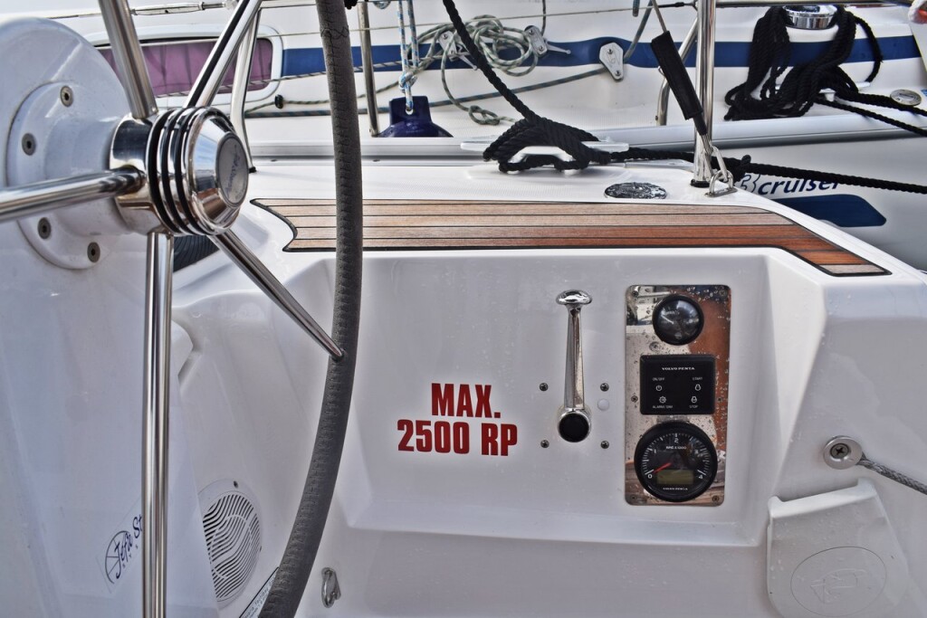 Bavaria Cruiser 34, Studena