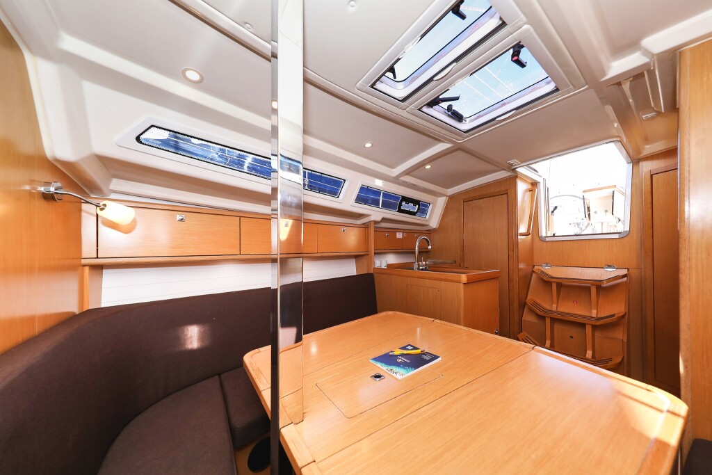 Bavaria Cruiser 34, Lady One