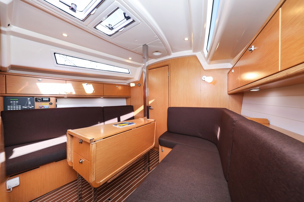 Bavaria Cruiser 34, Lady One