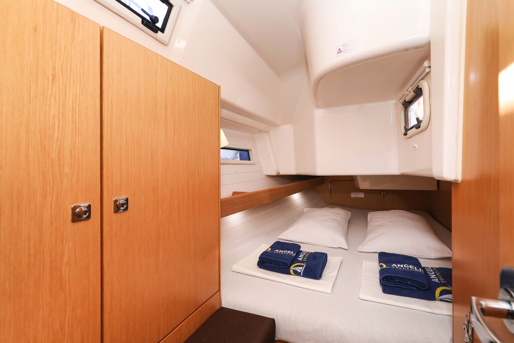 Bavaria Cruiser 34, Lady One