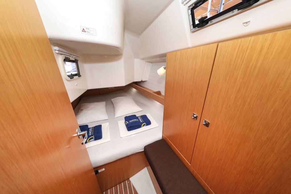 Bavaria Cruiser 34, Lady One