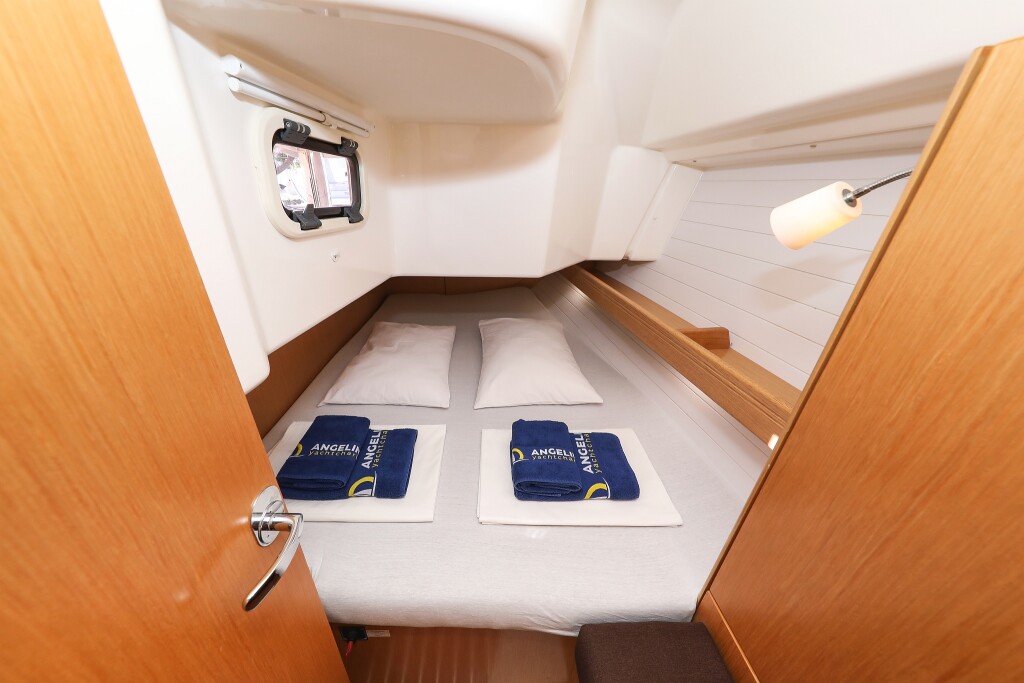 Bavaria Cruiser 34, Lady One