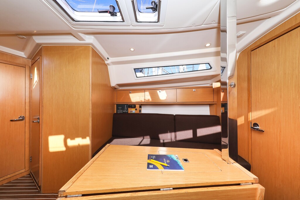 Bavaria Cruiser 34, Lady One