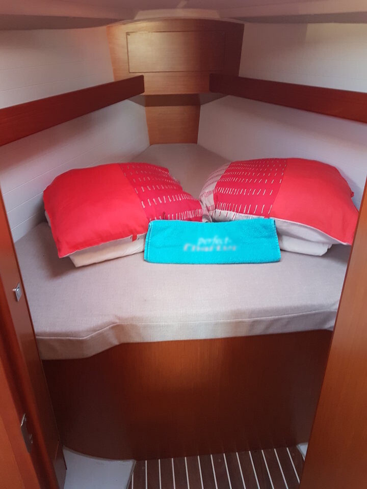 Bavaria Cruiser 34, Theia