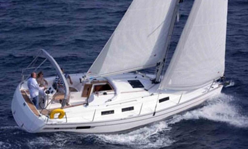 Bavaria Cruiser 36, Adora