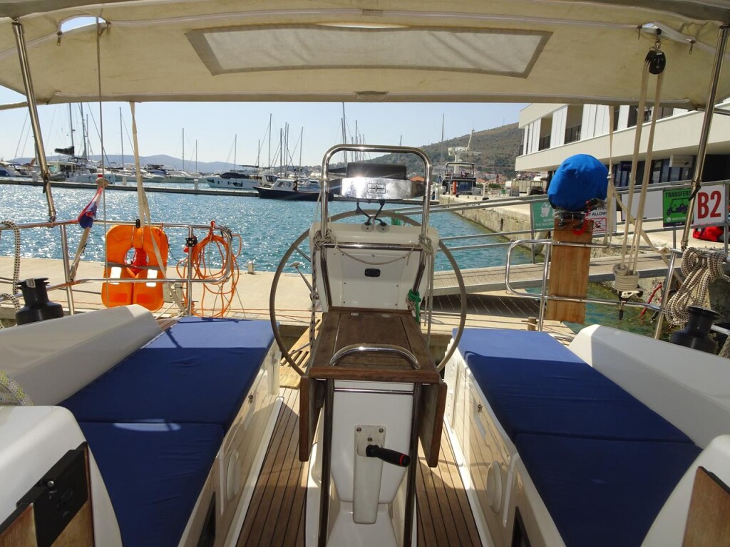 Bavaria Cruiser 36, Adora