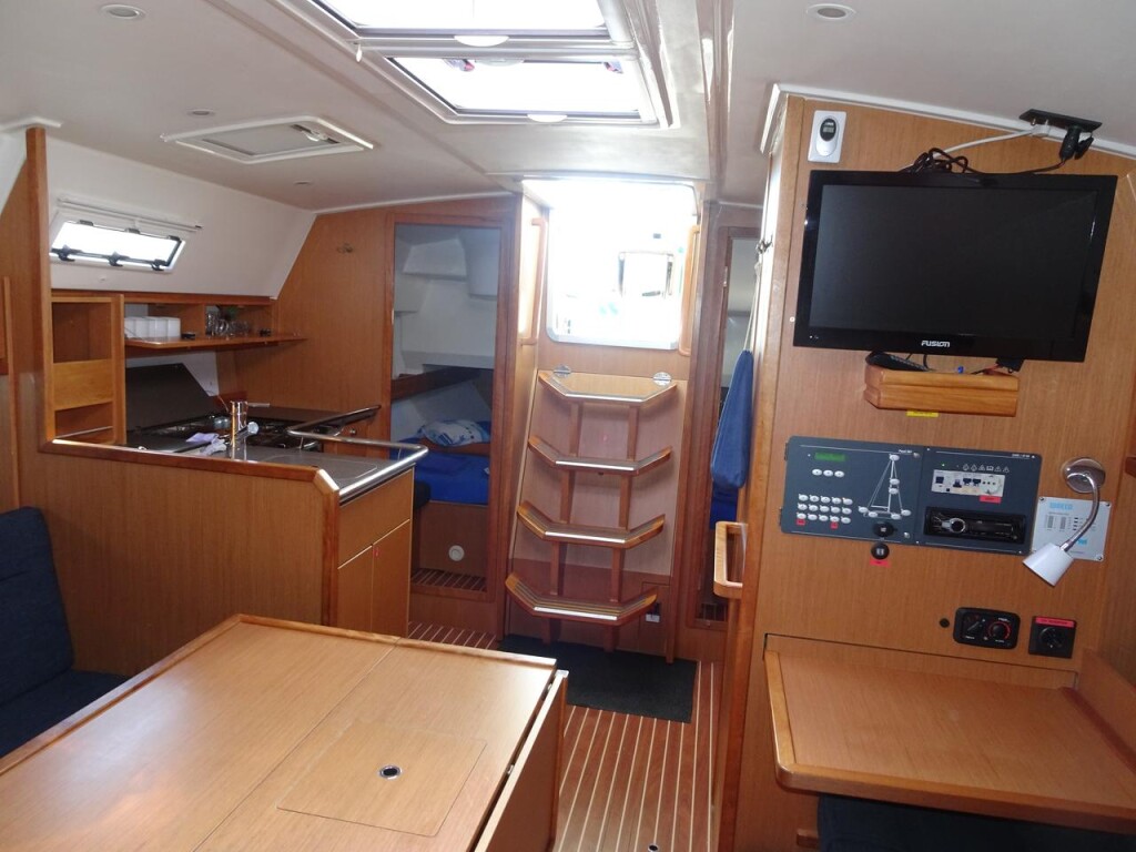 Bavaria Cruiser 36, Adora