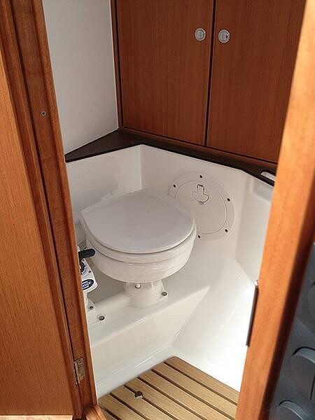 Bavaria Cruiser 36, Adora