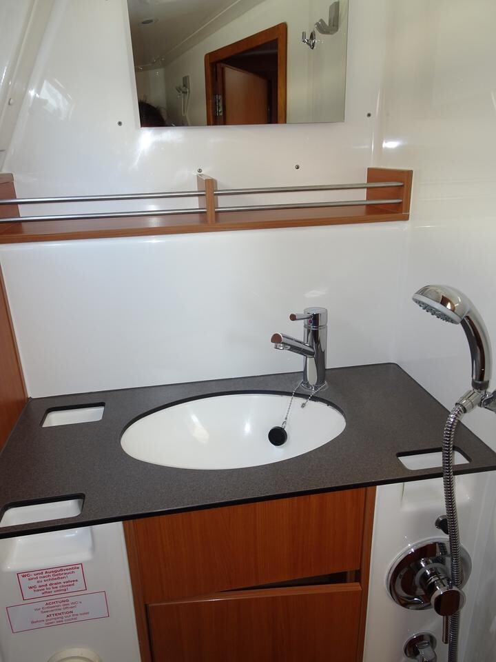 Bavaria Cruiser 36, Adora