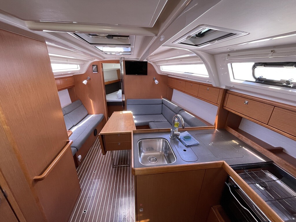 Bavaria Cruiser 37, Andrea