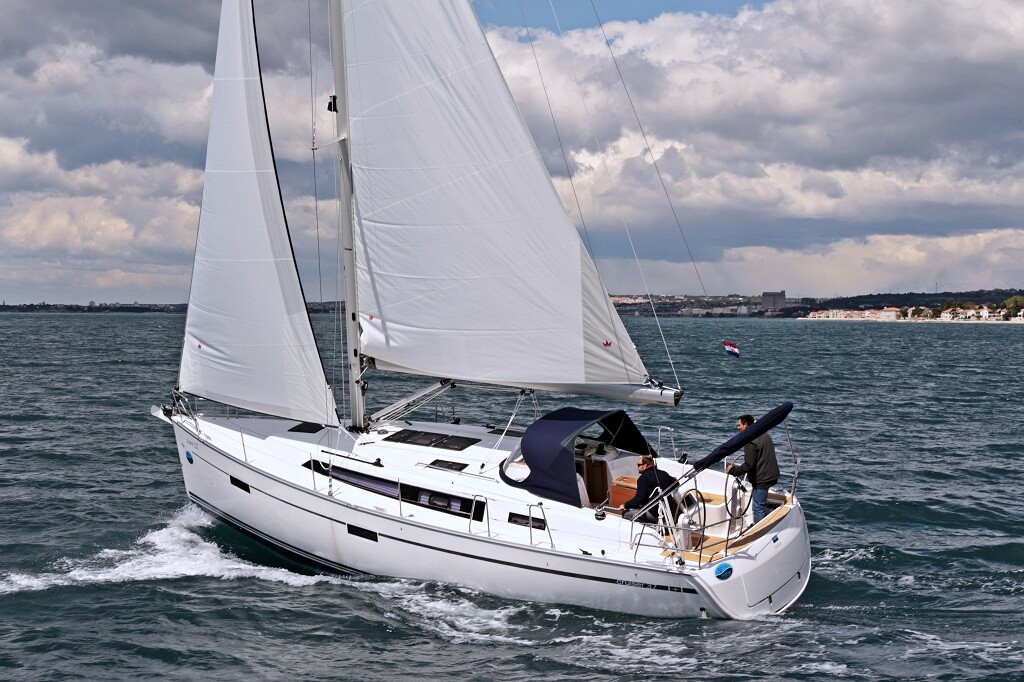 Bavaria Cruiser 37, Julia