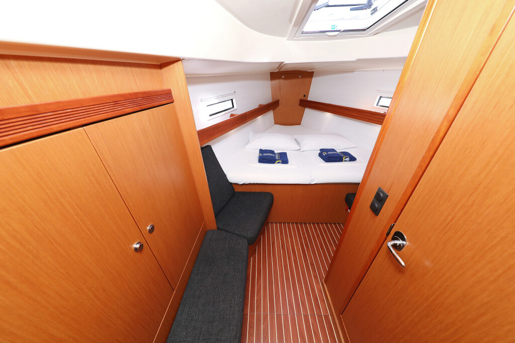 Bavaria Cruiser 40, Star Philip