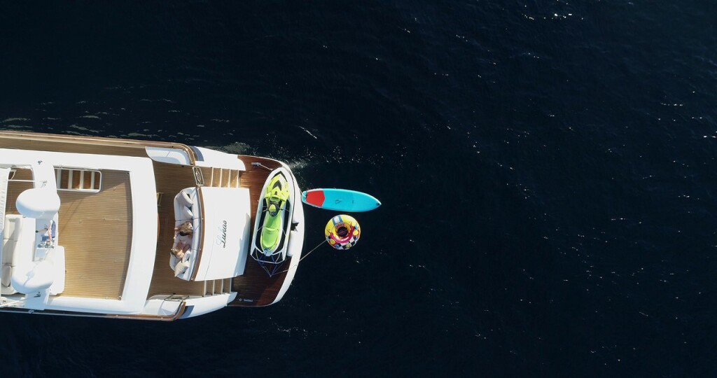 Deauville 760, Lukas