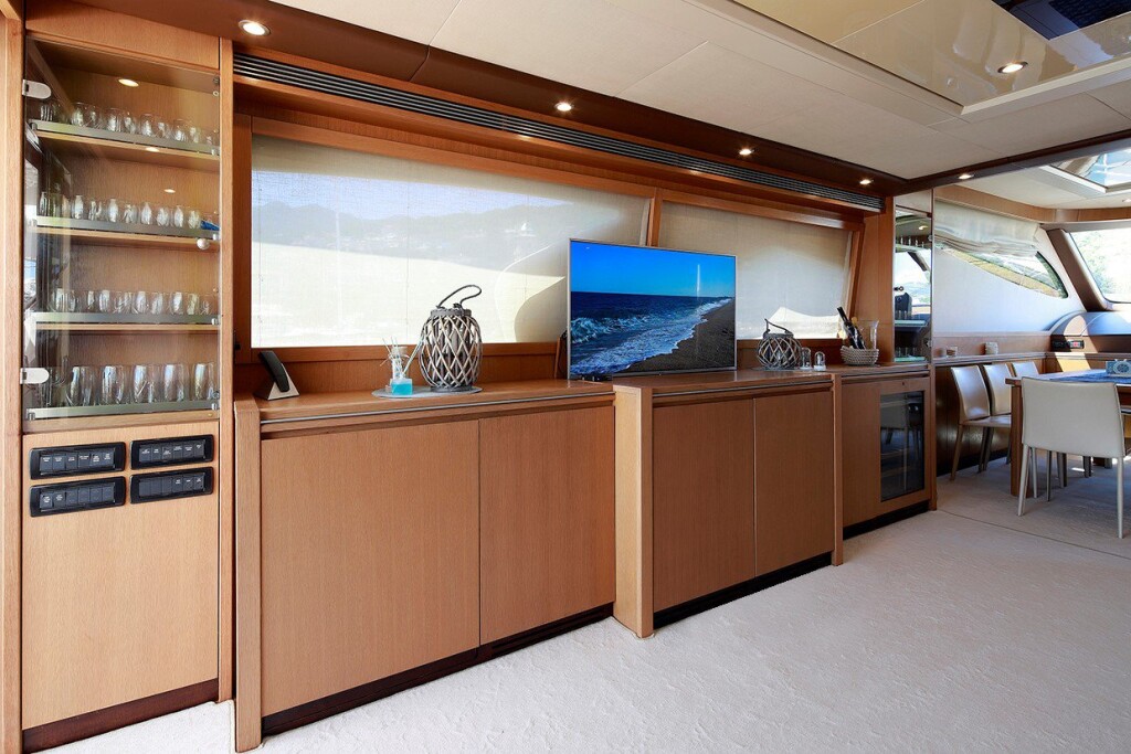 Deauville 760, Lukas