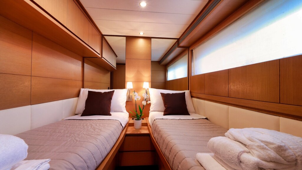 Deauville 760, Lukas