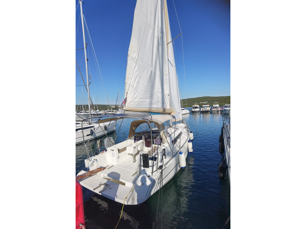 Dufour 310 GL, Apolonia