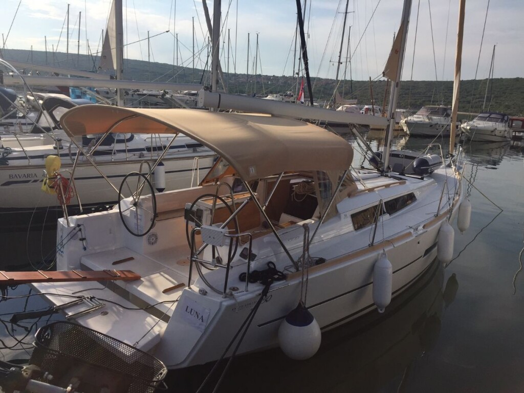 Dufour 350 GL, Luna