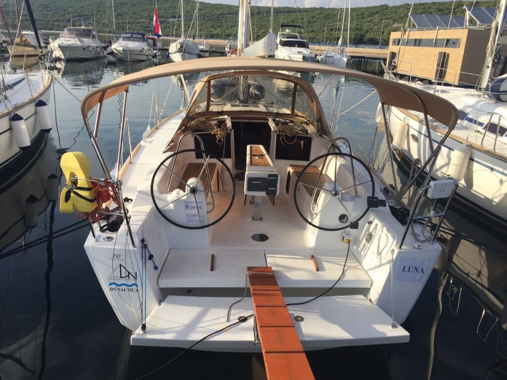 Dufour 350 GL, Luna