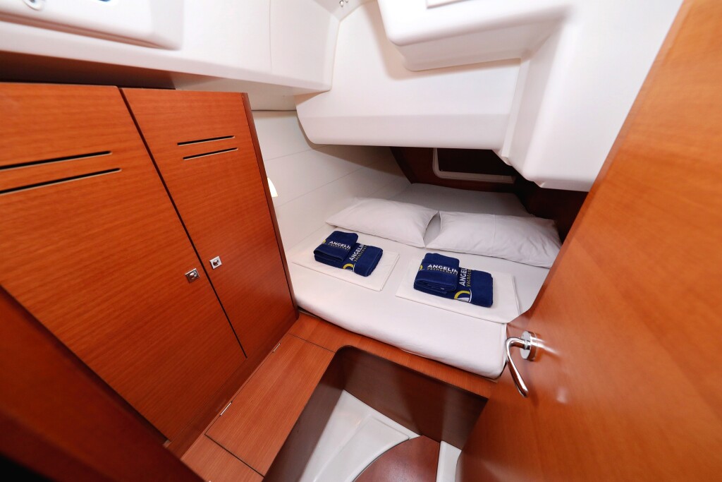 Dufour 350 GL, Papillon